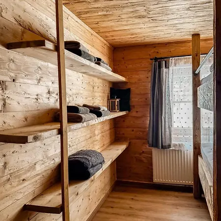 Peer Alm Han/Misafirhane *