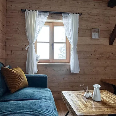 Han/Misafirhane Peer Alm *