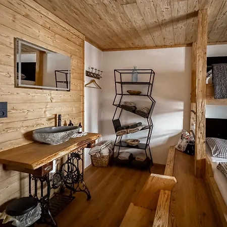 Peer Alm Värdshus Navis